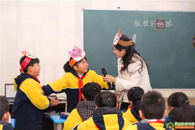 2025新澳门与香港2025免费原料与77778888管家婆老家开,突破释义、专家解读解释与落实​小心伪假宣传陷阱