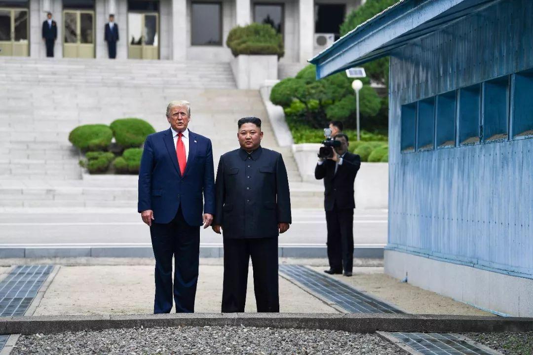 7777788888管家婆凤凰网或2025最新免费资料大全,明晰解答、专家解析解释与落实​警惕迷惑性推广